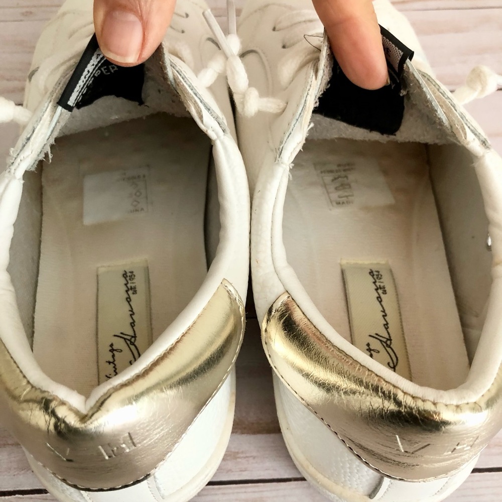 VINTAGE HAVANA Carla White Leather Gold Foil Taupe Star Sneakers 9 Good Codition - Picture 6 of 9